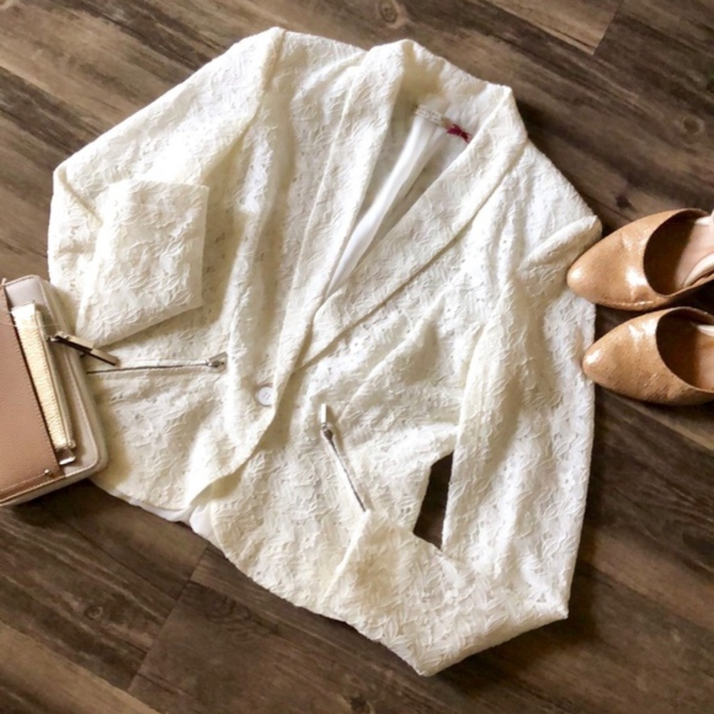 Stradivarius Cream Lace Blazer